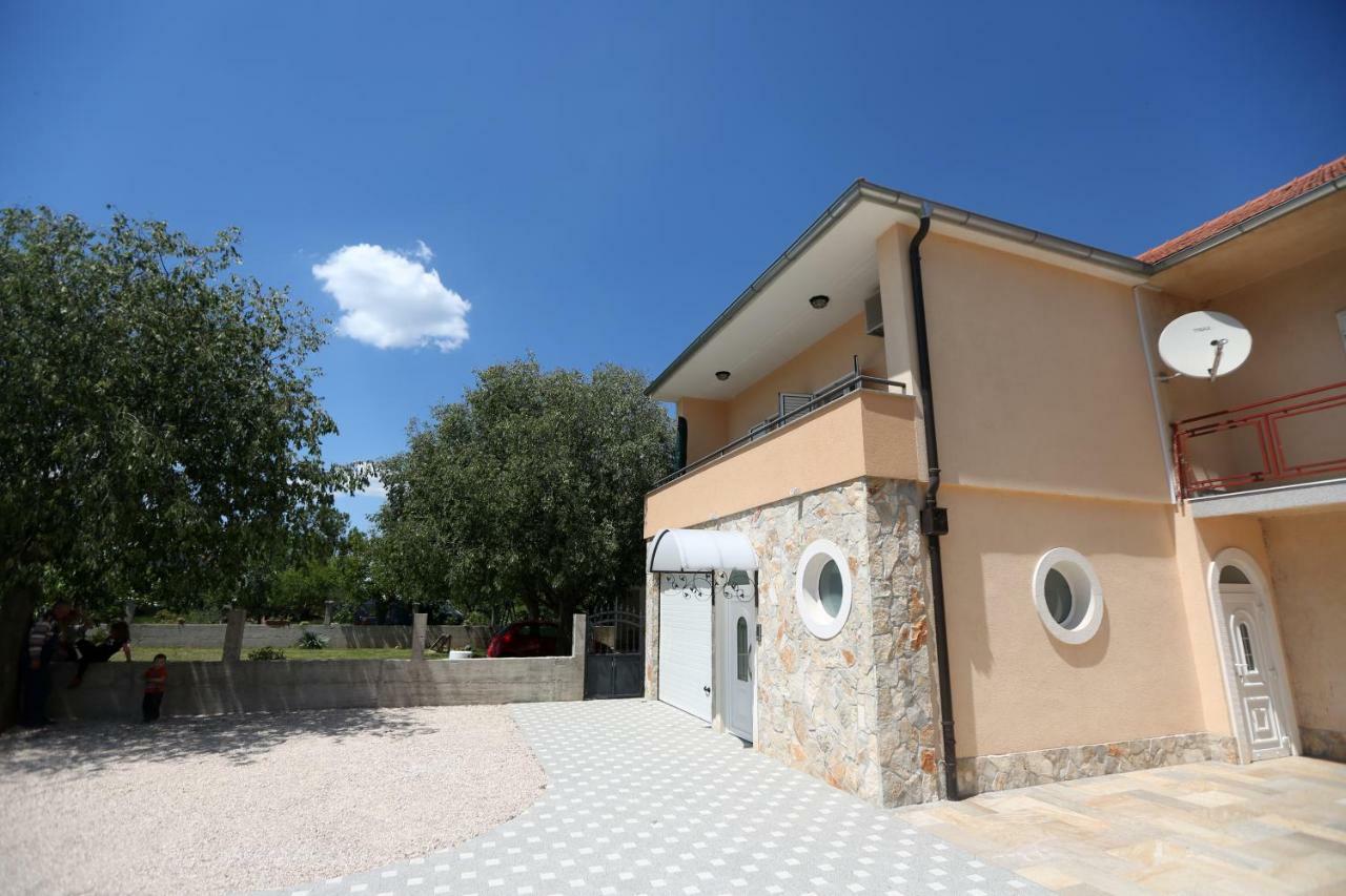 Apartman Delux Brkic Apartment Lozovac Luaran gambar