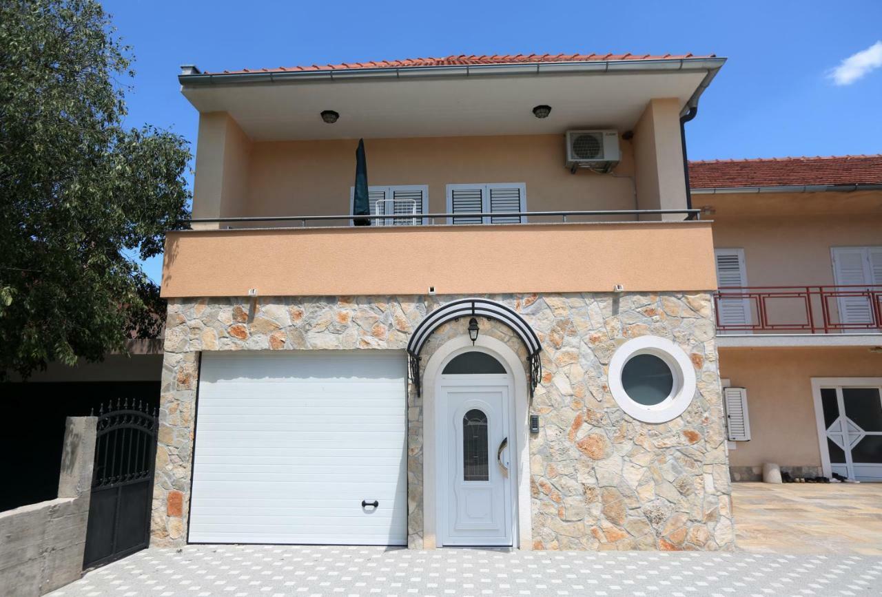 Apartman Delux Brkic Apartment Lozovac Luaran gambar